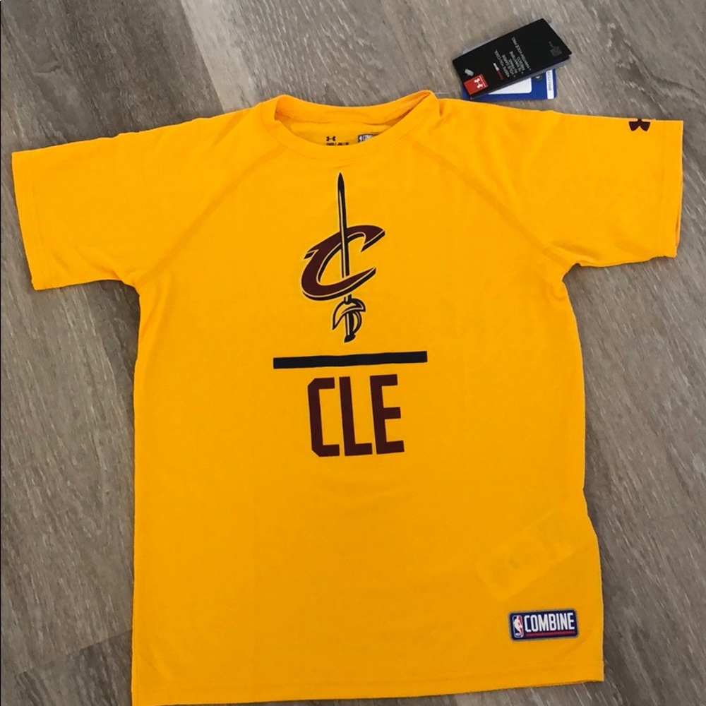 🆕 Under Armour Boys Cleveland Tshirt Size YM